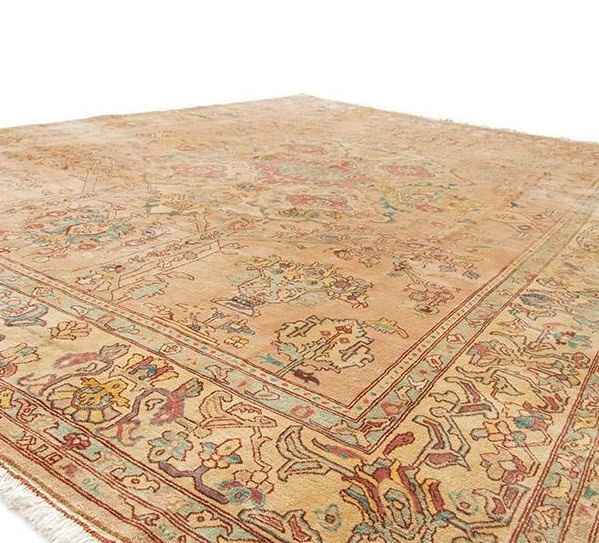 Hand-Knotted Persian Heriz Rug (Classical Bold Floral Medallion) – Cream Wool