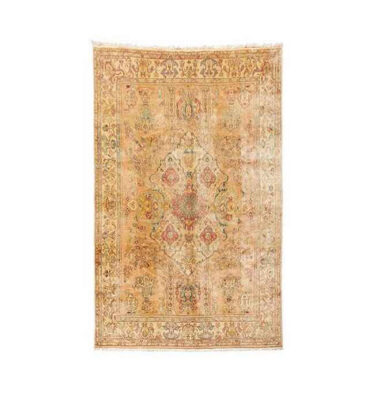 Hand-Knotted Persian Heriz Rug (Classical Bold Floral Medallion) – Cream Wool