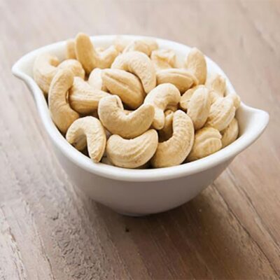 Raw Whole Cashews, Shelled Creamy Nutty Cashews for Snacking & Cooking, 900g