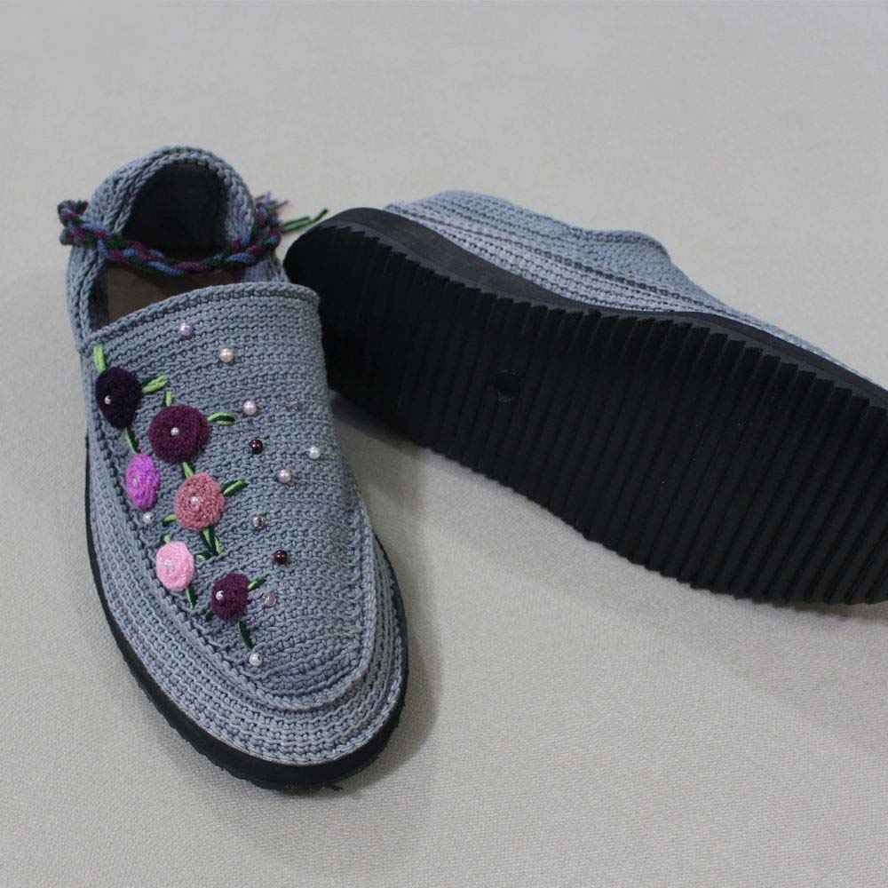 Handcrafted Persian Giveh Shoes – Flower Gray Model