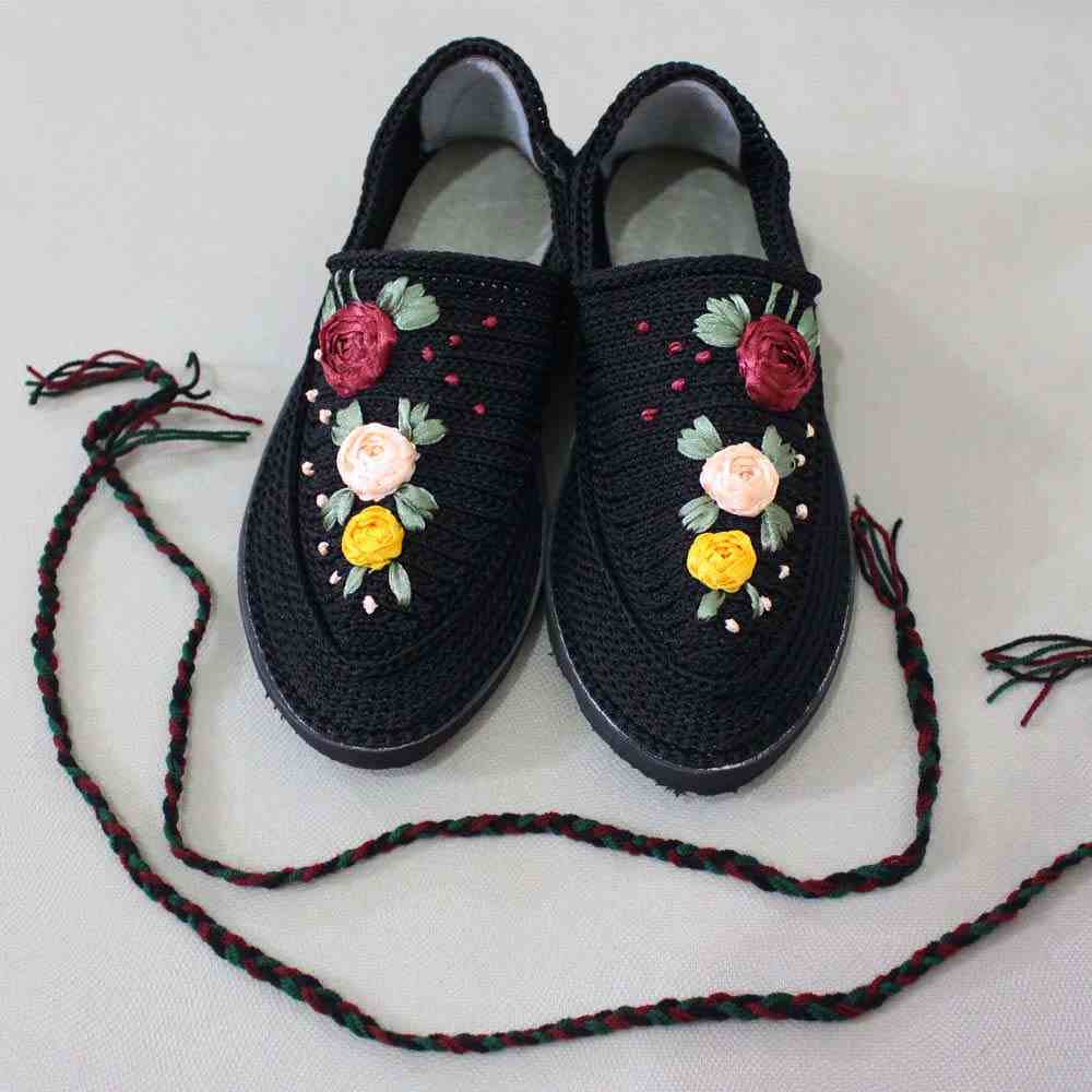 Handcrafted Persian Giveh Shoes – Flower Black Model