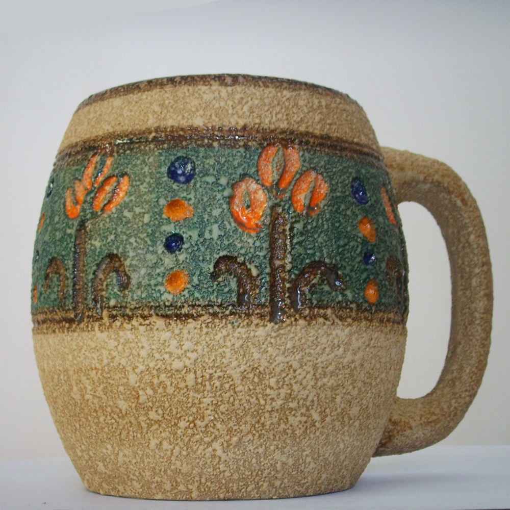 Persian Iznik Pottery Mug – Handcrafted Model Deer