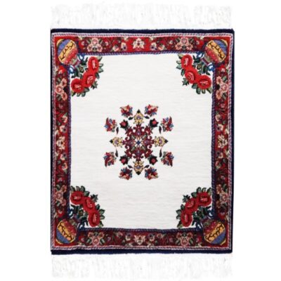 Hand-Knotted Persian Bakhtiyari Goldani Rug (Traditional Flower Vase Design) - White Wool