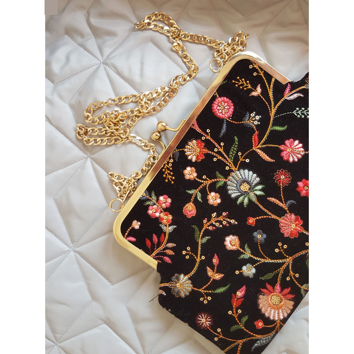 Embroidered Clutch Handbag with Intricate Floral Design – Magnolia