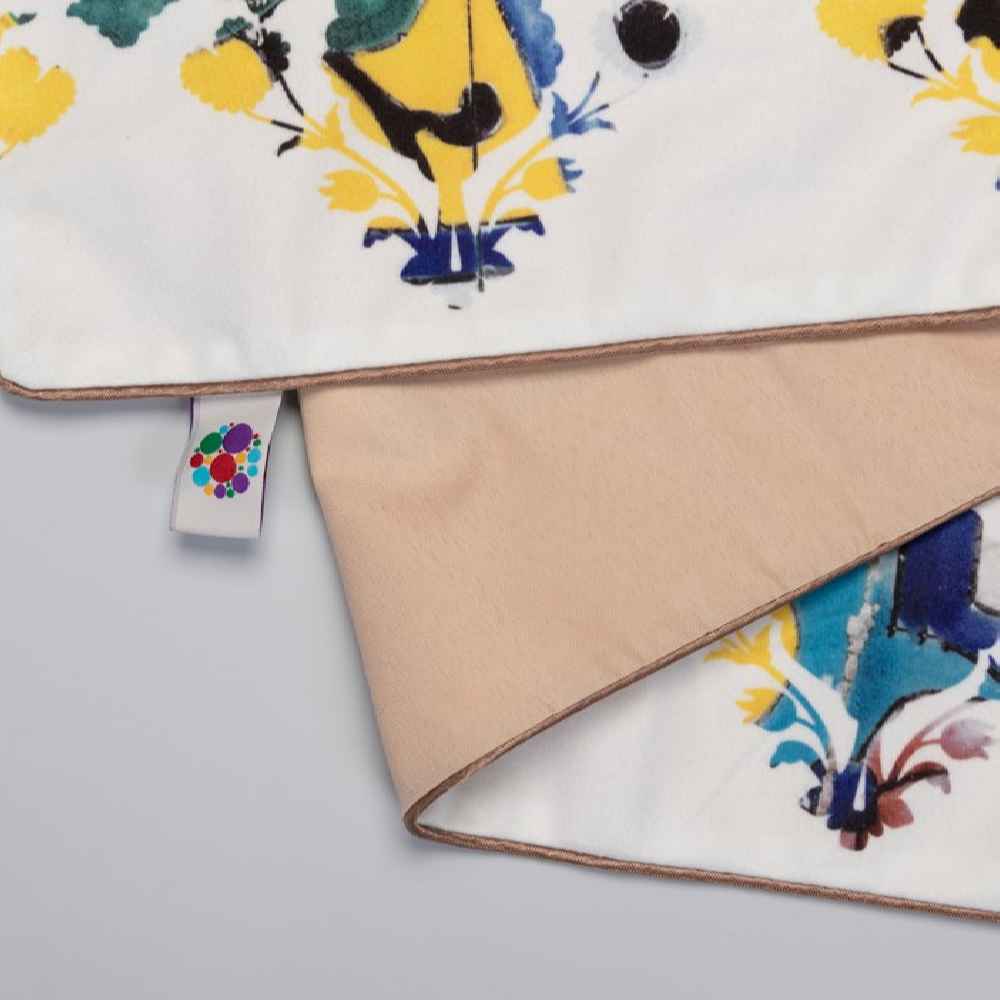 Persian Elegance White Velvet Table Runner Nahal