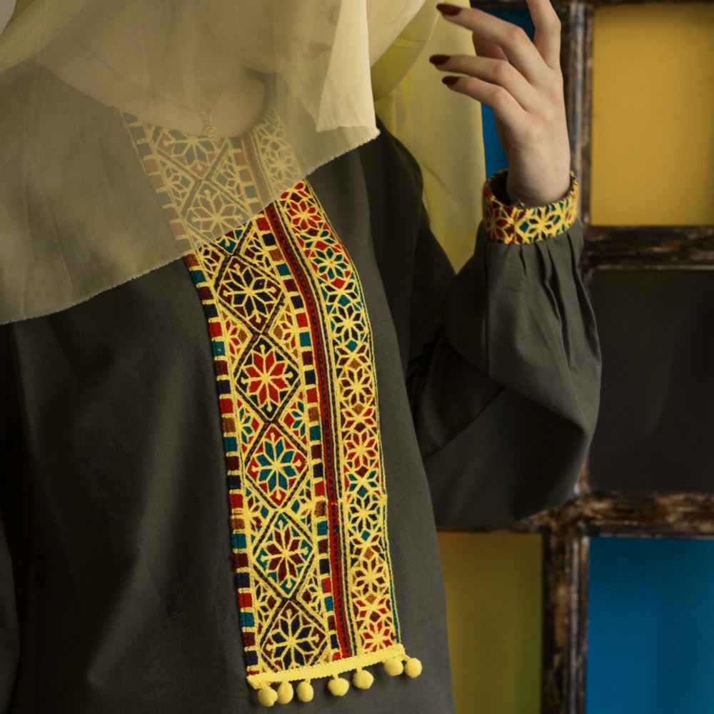 Persian Manto Model Rasta