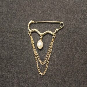 Modern Safety Pin Brooch with Diamond Accent – Elegant Glamour