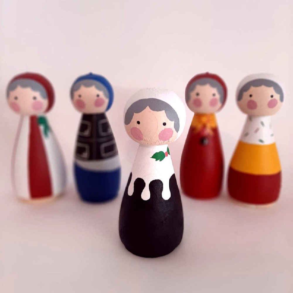 Handmade Wooden Peg Dolls – Grandma & Grandpa Family Figurines