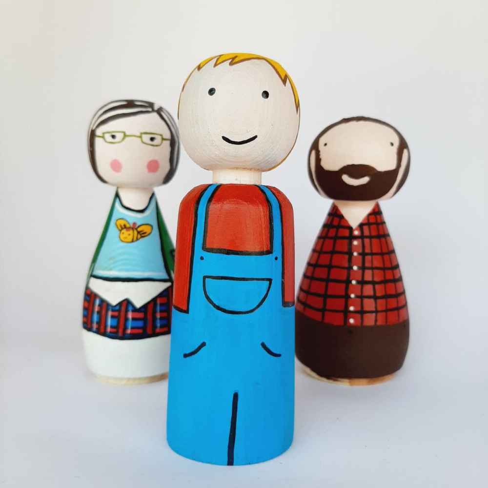 Handmade Wooden Peg Dolls – My Family Personalized Portrait Set