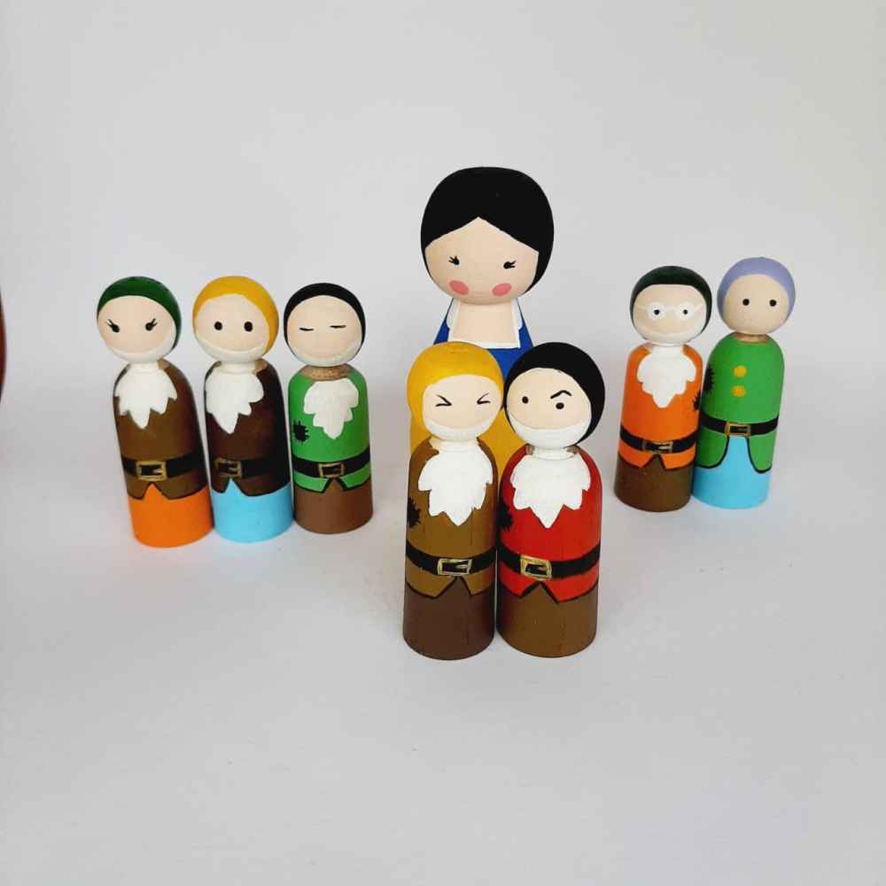 Handmade Wooden Peg Dolls – Snow White & Seven Dwarfs Set