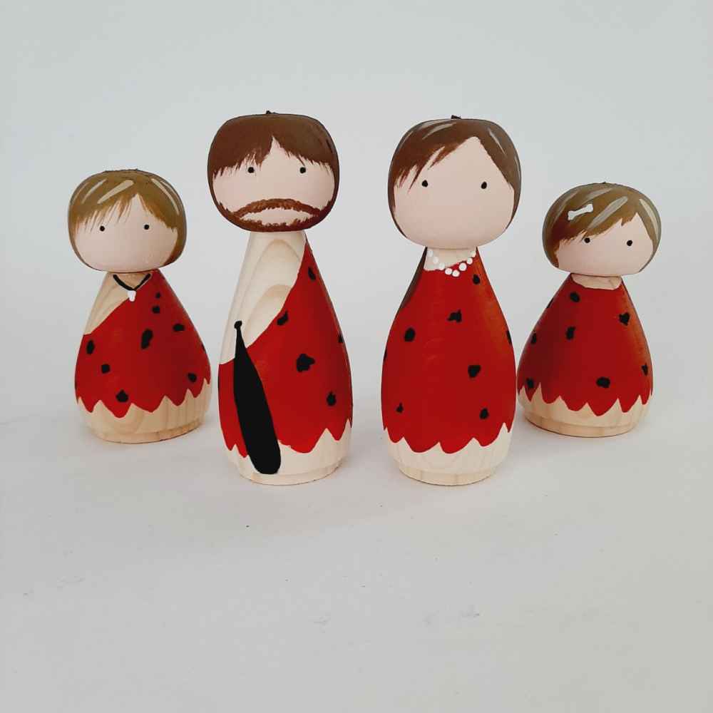 Handmade Wooden Peg Dolls – Stone Age Primitive Family Set