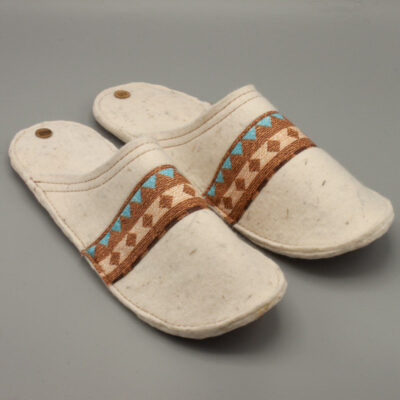 Persian Felt Slippers – Classic Style
