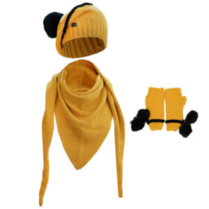 Women’s Knitted Hat and Scarf Set Model Ara