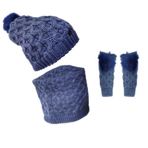 Women’s Knitted Hat and Scarf Set Model Bella