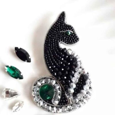 Cat Plastic Beaded Brooch – Handmade Feminine Design