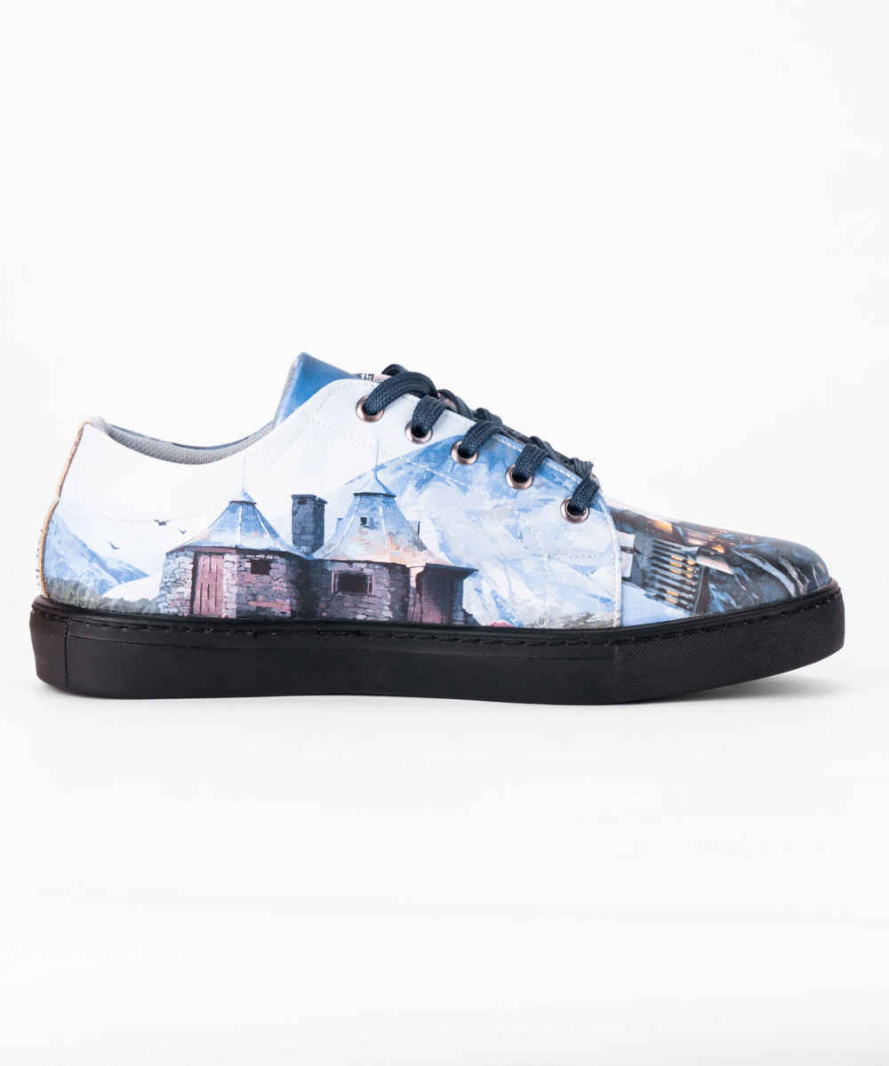 Graffiti Print Sneakers – Women’s Chic Casual Shoes Model Harry Potter