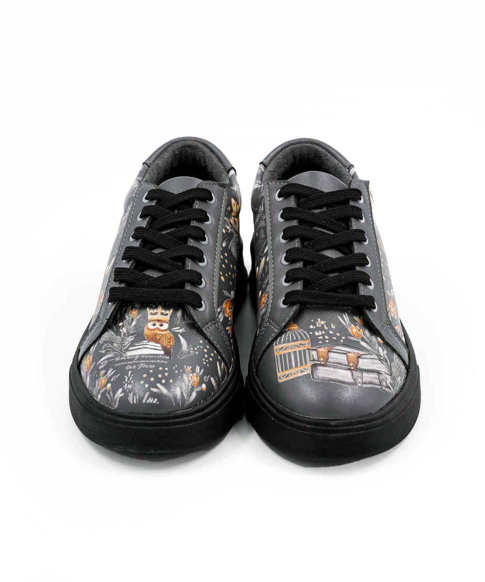 Graffiti Print Sneakers – Women’s Chic Casual Shoes Model Nature