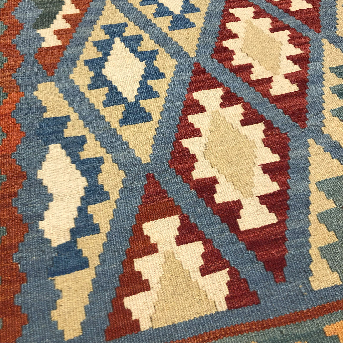 Geometric Kilim Rug from Firuzabad – Authentic Handwoven Persian Wool