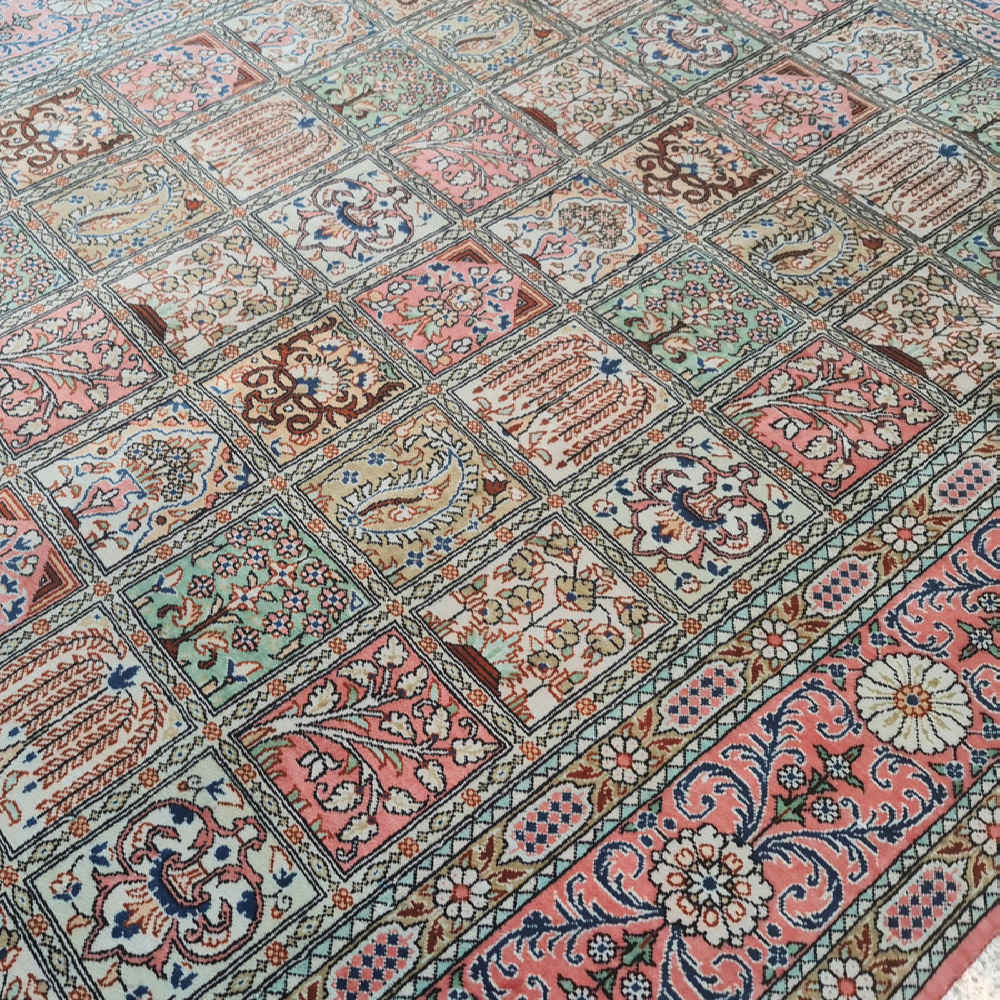 Hand-Knotted Persian Zanjan Silk Rug (Tribal Bakhtiari Garden Khesti) – Gray