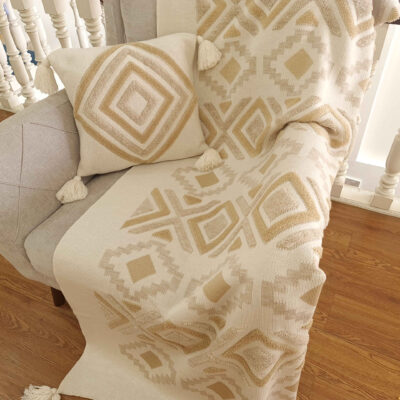 Soft & Light Knitted Throw for Sofa & Bed Model Ramina