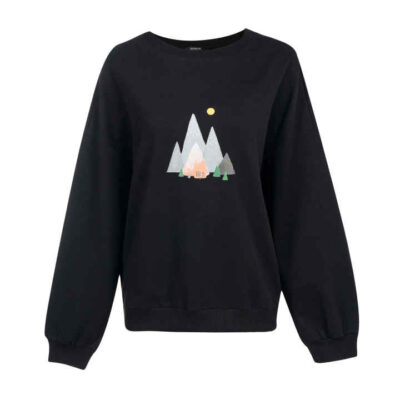 Women's Casual Crew Neck Sweatshirt with Fantasy Design for Stylish Everyday Wear Model Narian