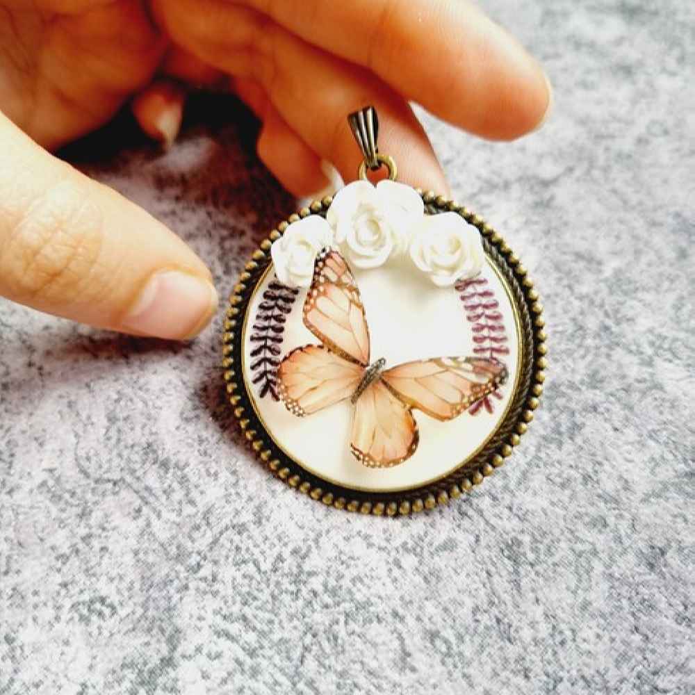 Handcrafted Resin Flower Necklace – Parvaneh Gold Toned Design