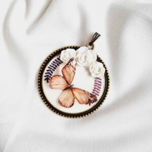Handcrafted Resin Flower Necklace – Parvaneh Gold Toned Design