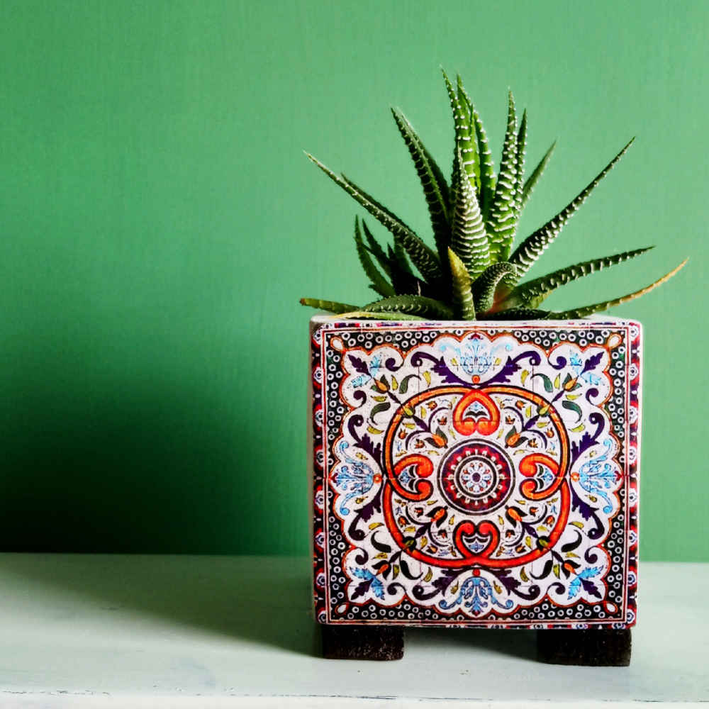 Decorative Persian Square Concrete Vase, Featuring the Farimah Model with a Beautiful Floral Design