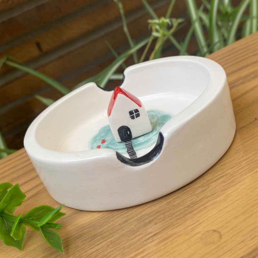 Handmade Ceramic Ashtray – Minimalist Hut Design