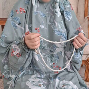Islamic Namaz Chador with Sleeves for Women Ideal for Praying – Floral Pattern Samin