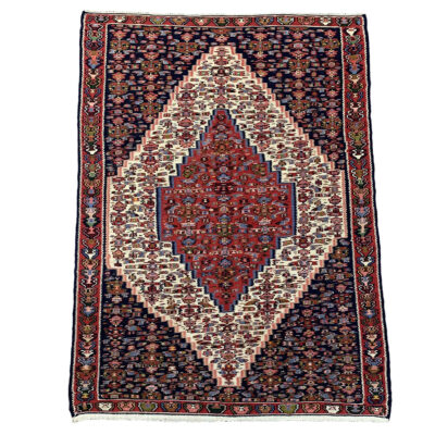 Ahoo Traditional Geometric Kilim Rug - Handwoven Sanandaj Wool Blend