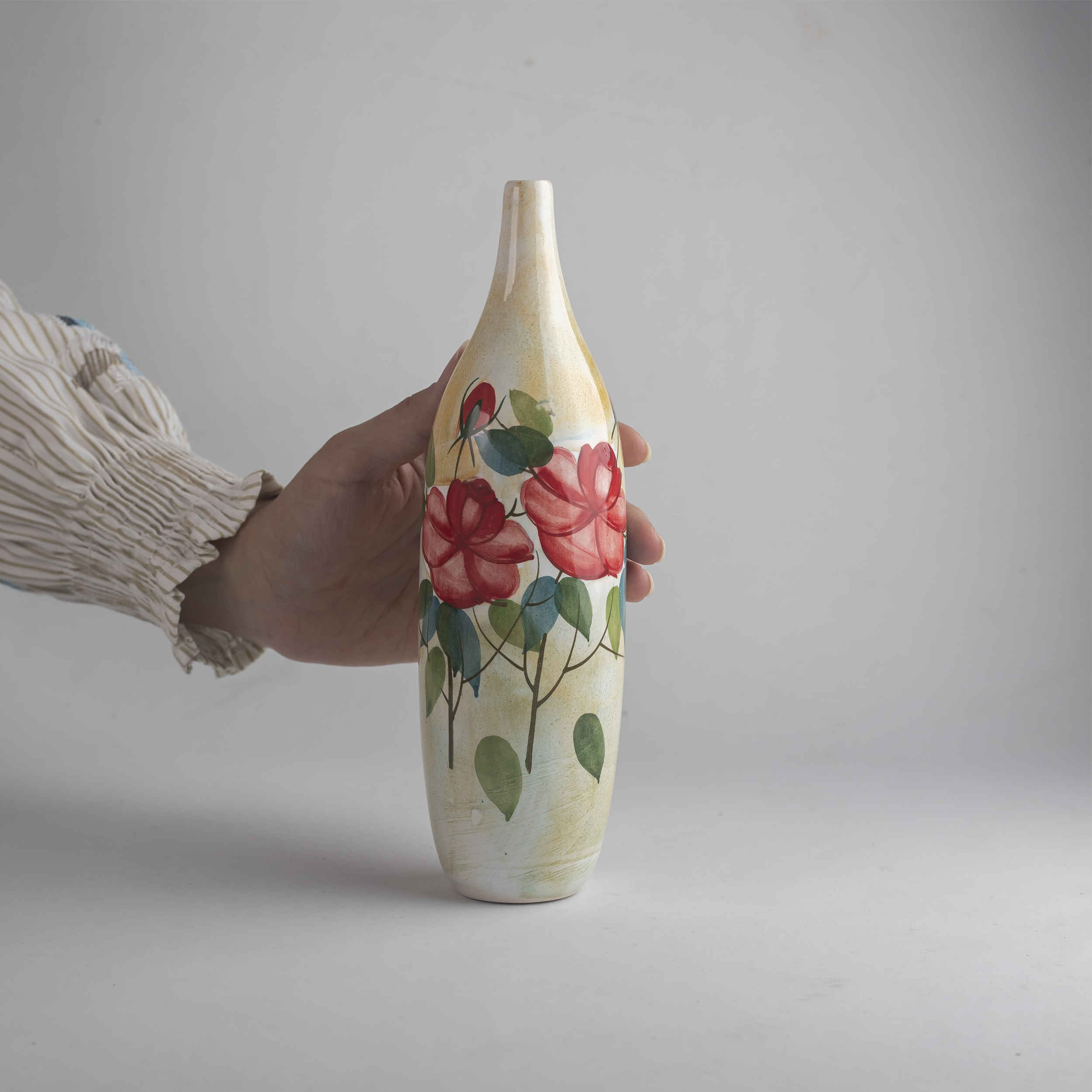 Handcrafted Decorative Bud Pottery Vase, Hand-Painted with a Classic Floral Design for Timeless Appeal