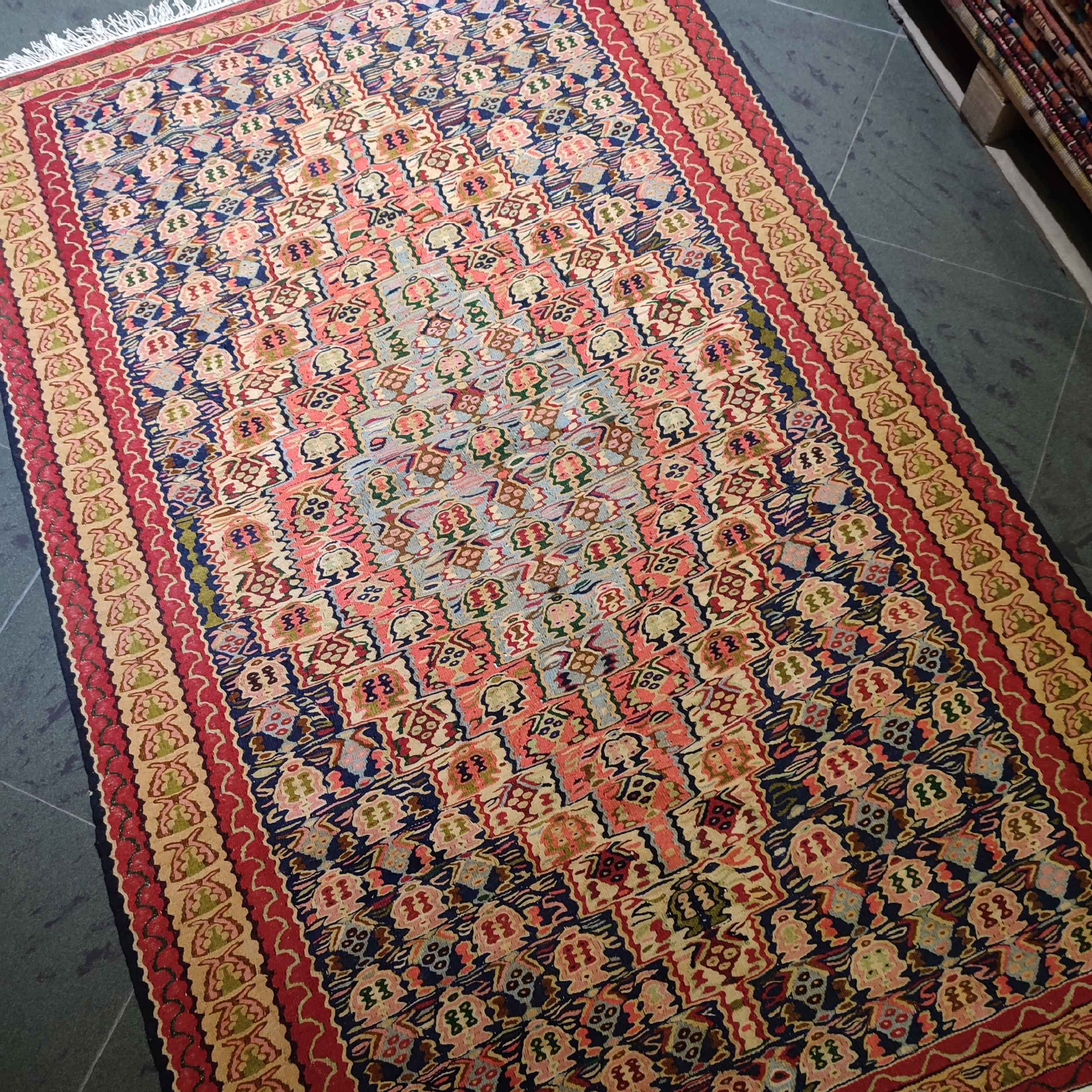 Tabriz Medallion Kilim Rug – Authentic Handwoven Persian Wool Design