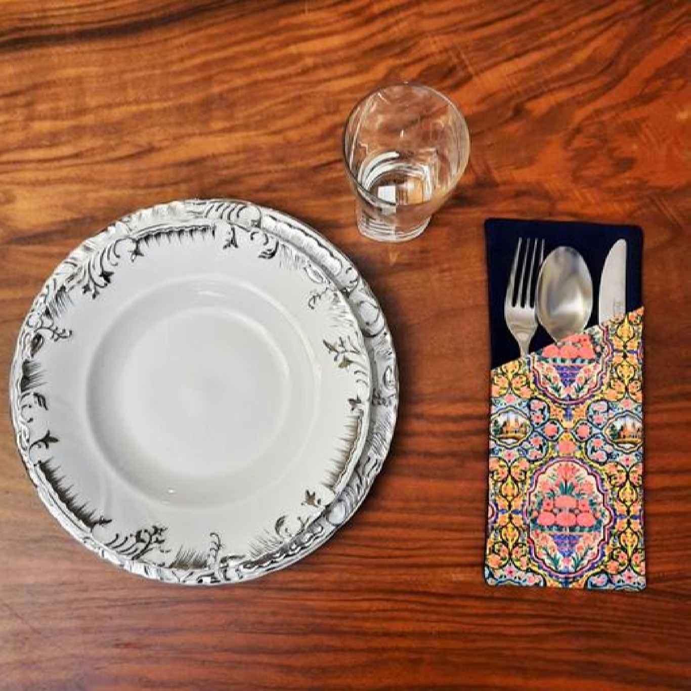 Velvet Cutlery Pouch – Intricate Floral Design for Stylish Settings