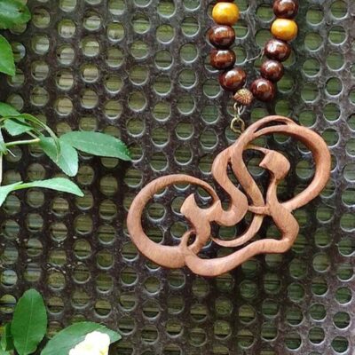 Narges Farsi Name Wooden Pendant Necklace – Hand-Carved Persian Artisan Design