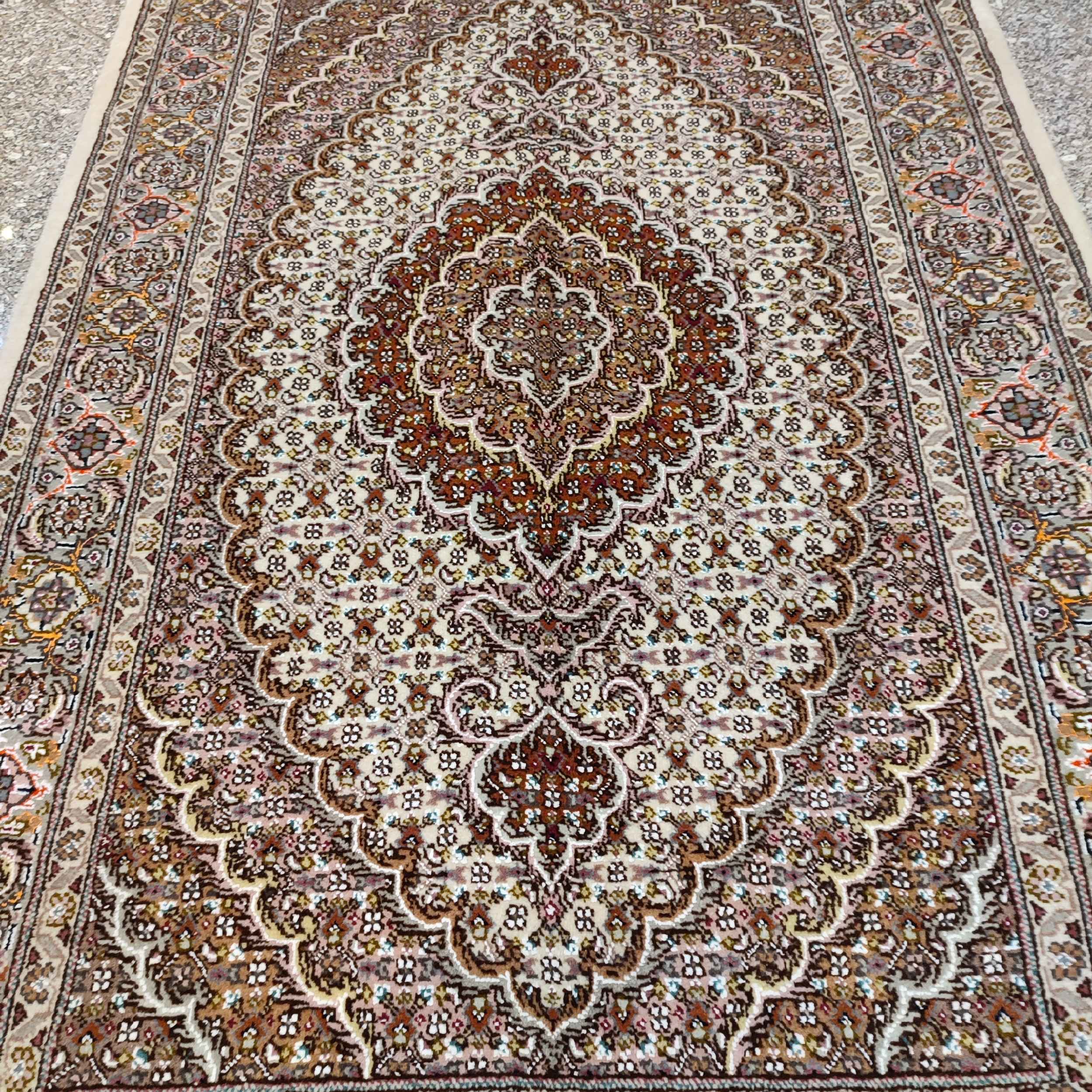 Hand-Knotted Persian Tabriz Riz Mahi Rug (Mahi Medallion / Herati) – Cream Wool