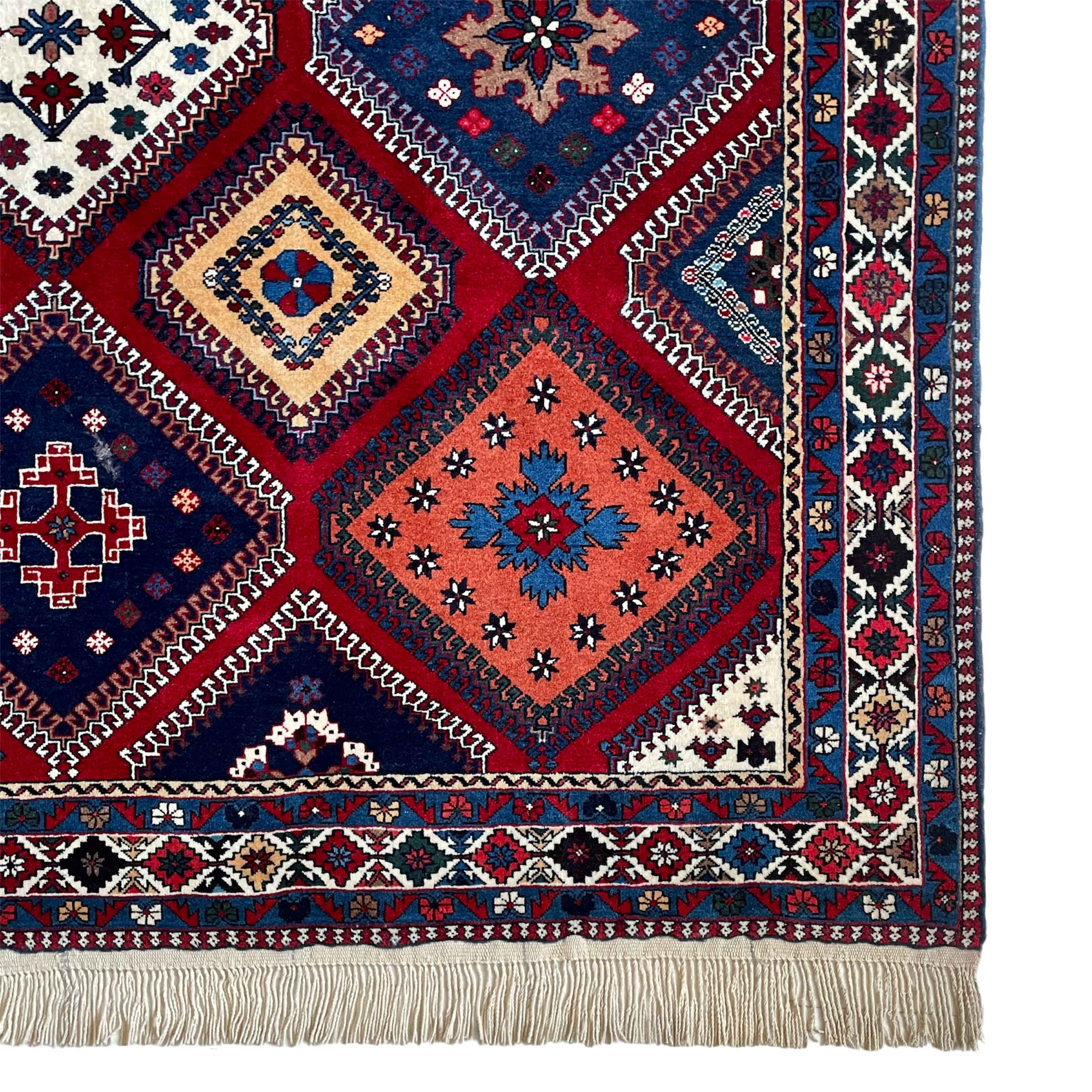 Hand-Knotted Persian Chaharmahal & Bakhtiari Yalameh Rug (Geometric Diamond) – Red Wool