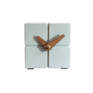 Handcrafted Concrete Desk Clock – Minimalist Cube