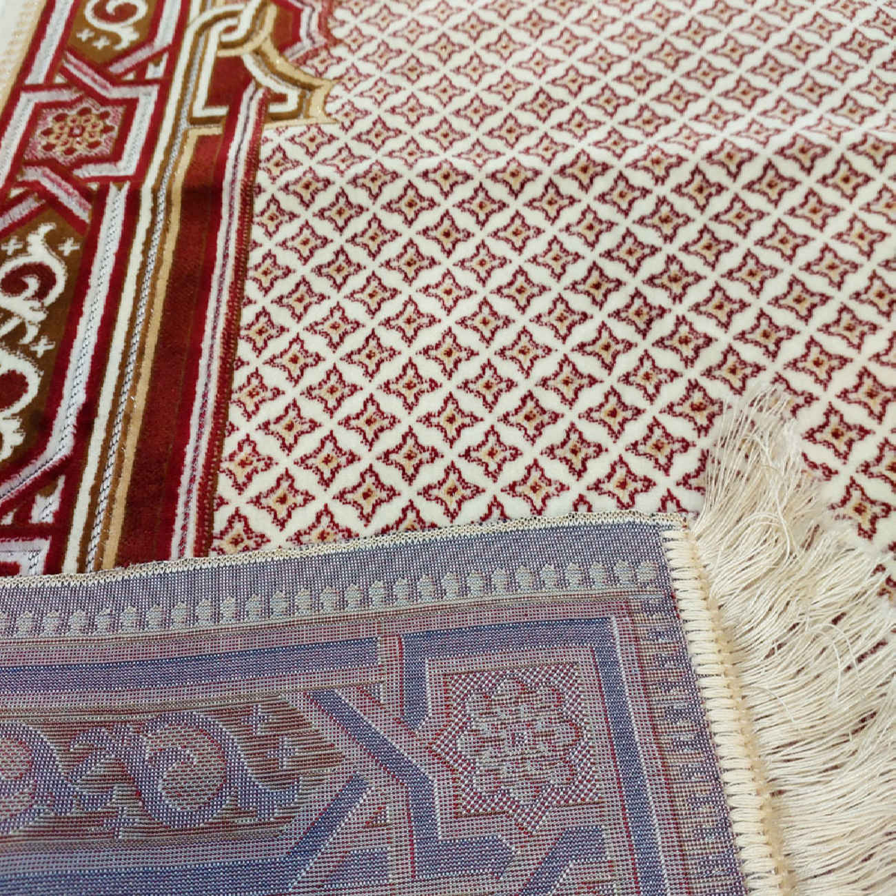 Islamic Padded Prayer Rug Sajadah Mihrab Design