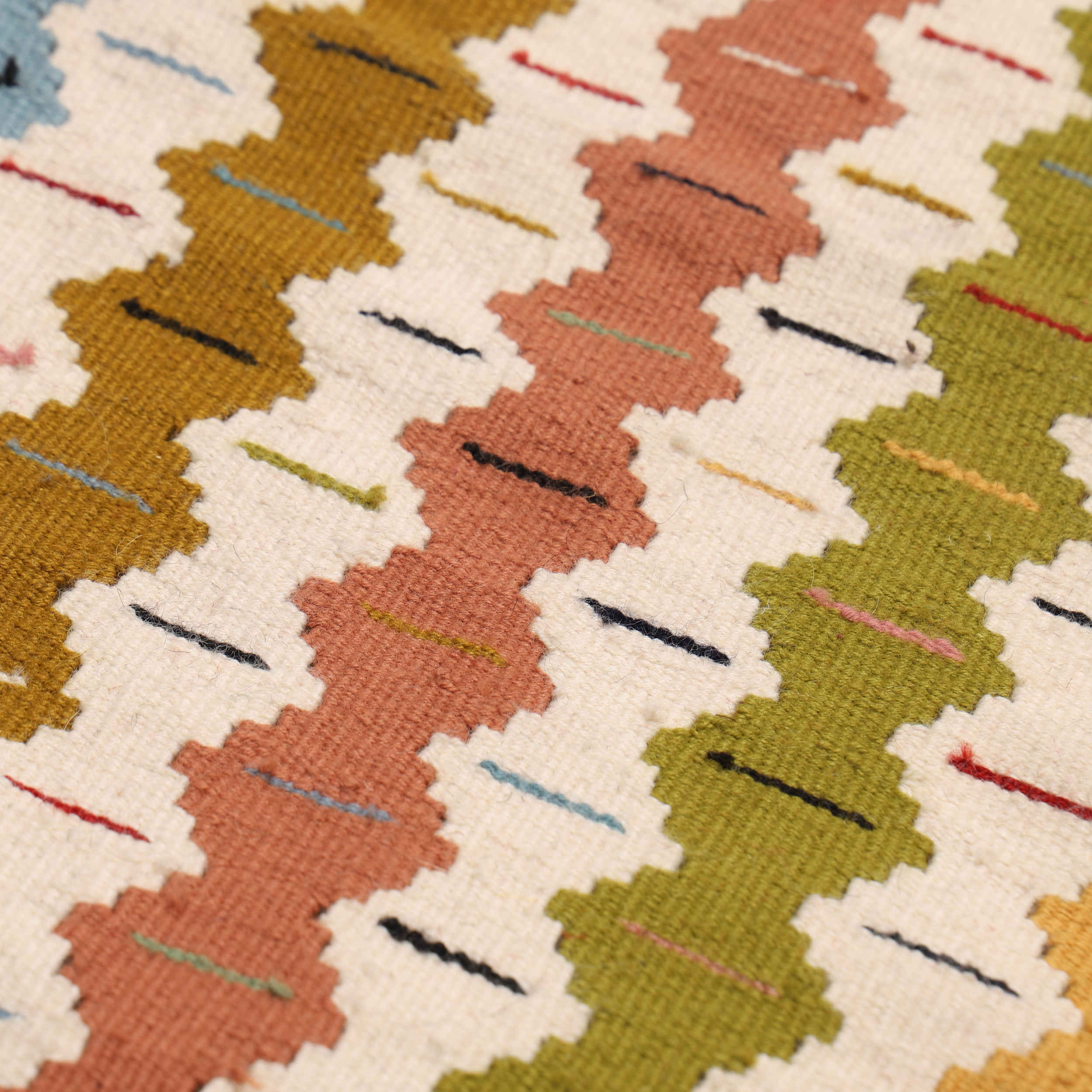 Fars Geometric Kilim Rug – Authentic Handwoven Persian Wool Design