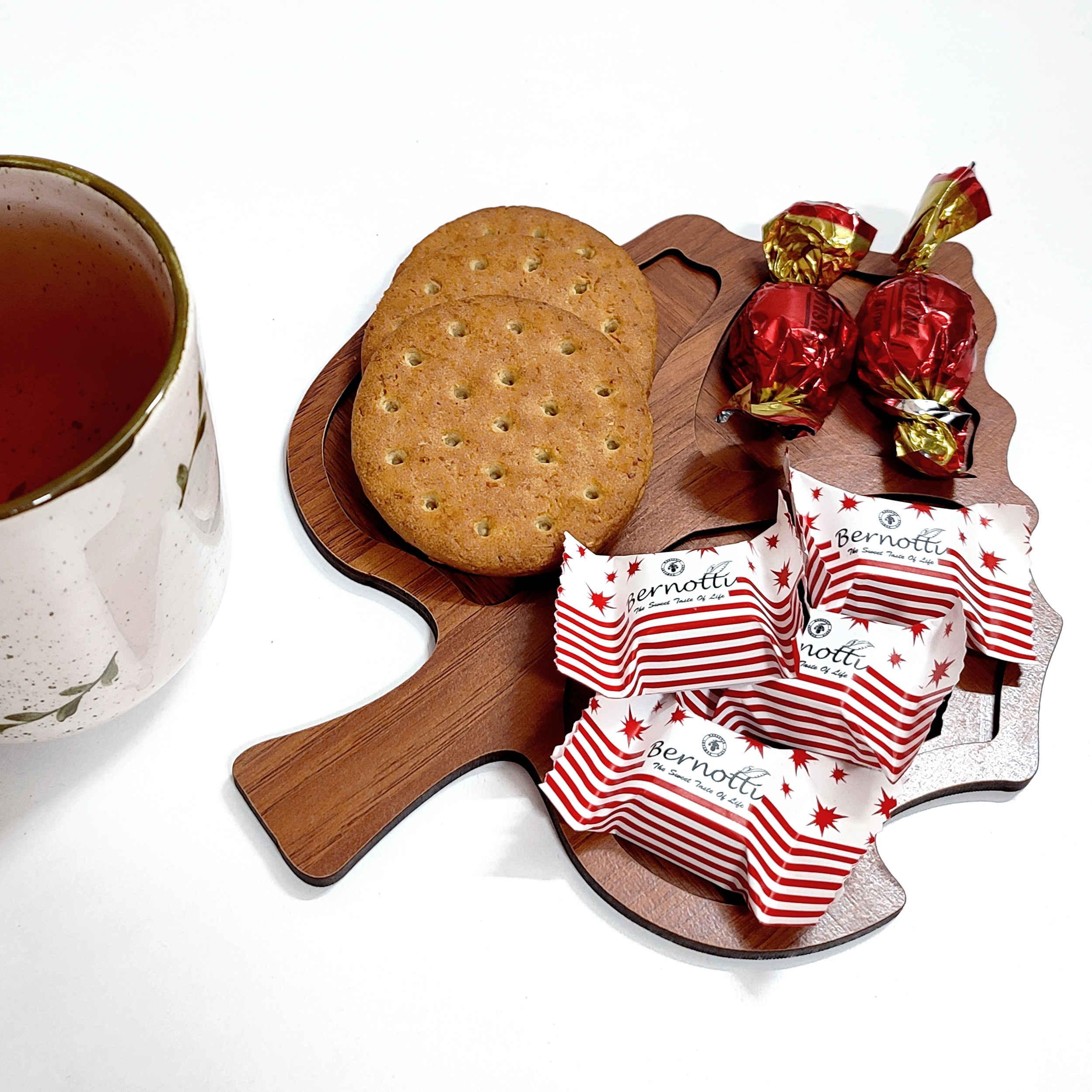 Set of 2 Minimalist Leaf-Shaped Wooden Serving Trays