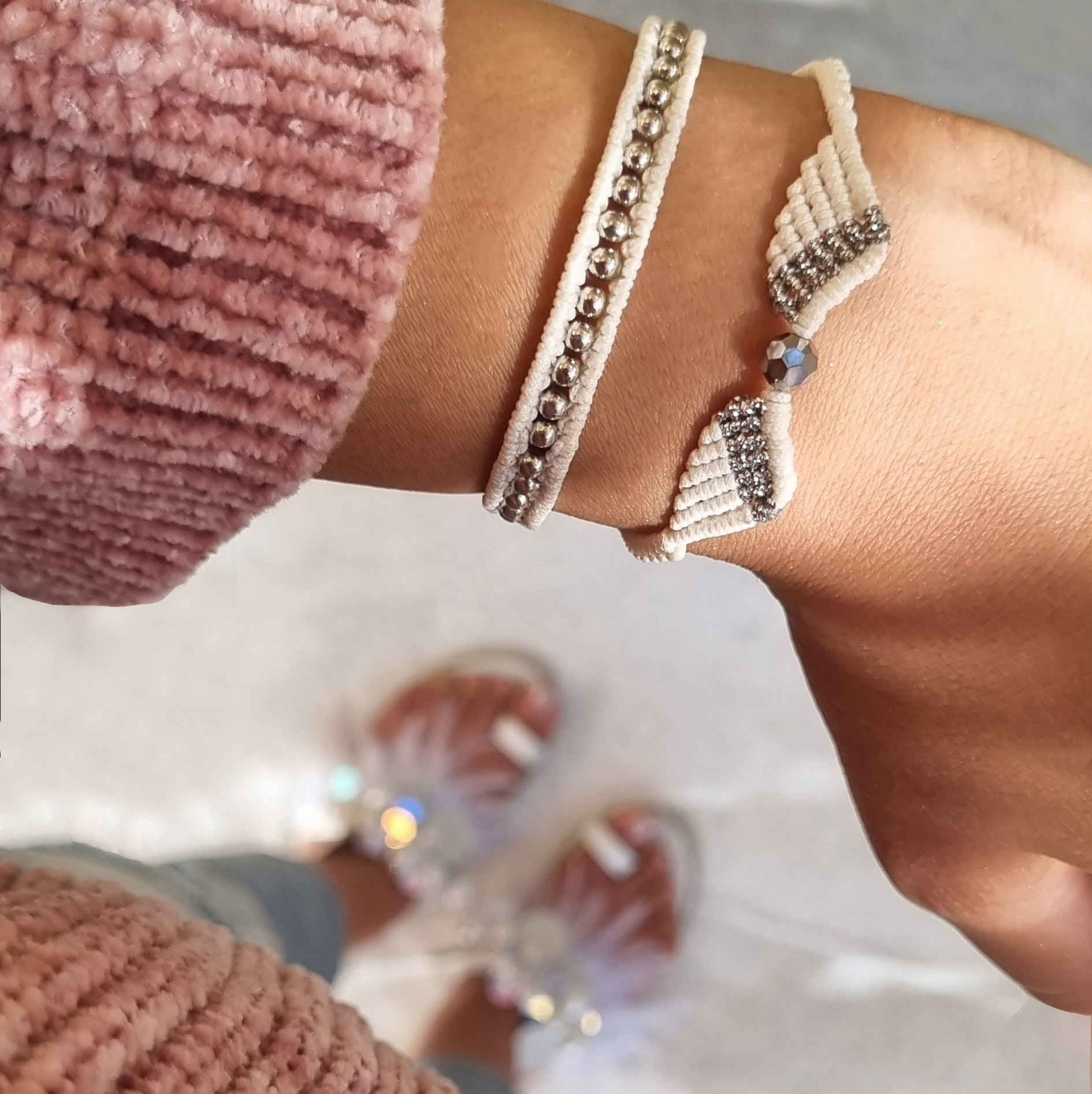 Embroidered Macrame Bracelet for Women Model Angel’s Wing