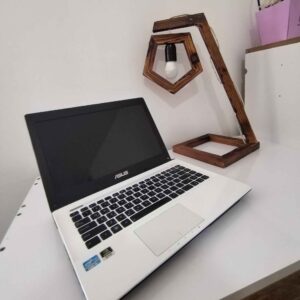 Minimalist Wooden Desk Lamp Handcrafted Suitable for Reading