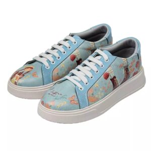 Graffiti Print Sneakers – Women’s Chic Casual Shoes Model Anne Shirley