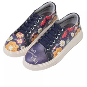 Graffiti Print Sneakers – Women’s Chic Casual Shoes Model Sophia