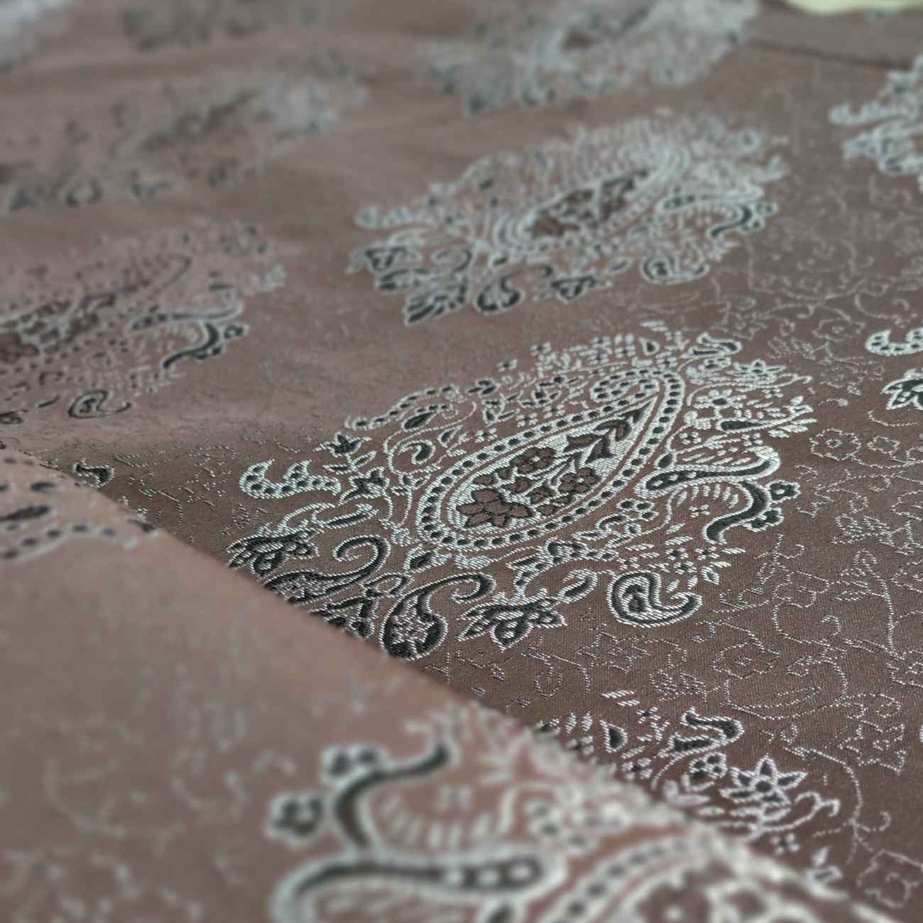 High-Density Persian Termeh Fabric – Classic Paisley Pattern