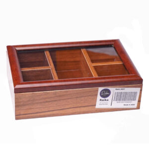 Compact Wooden Tea Storage Chest – Classic Detailing & Organized Sections