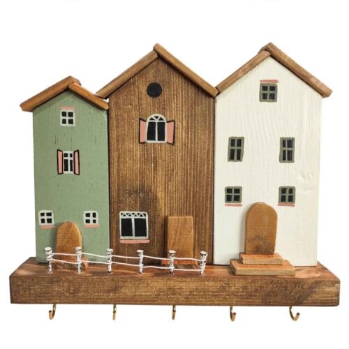 Wooden Wall Key Holder with Traditional Cottage Design for Entryway