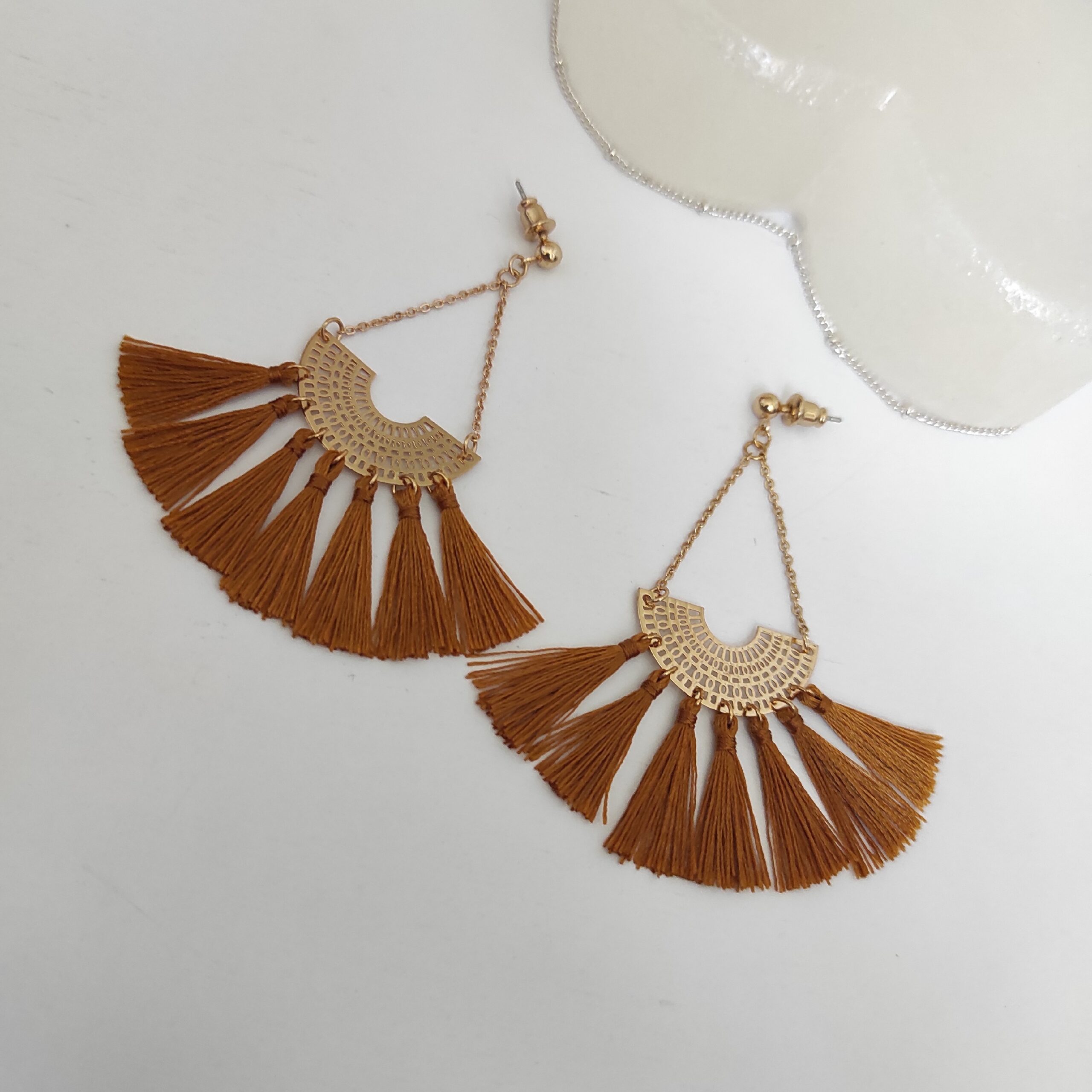 Handwoven Macrame Dangle Earrings – Earthy Brown Boho