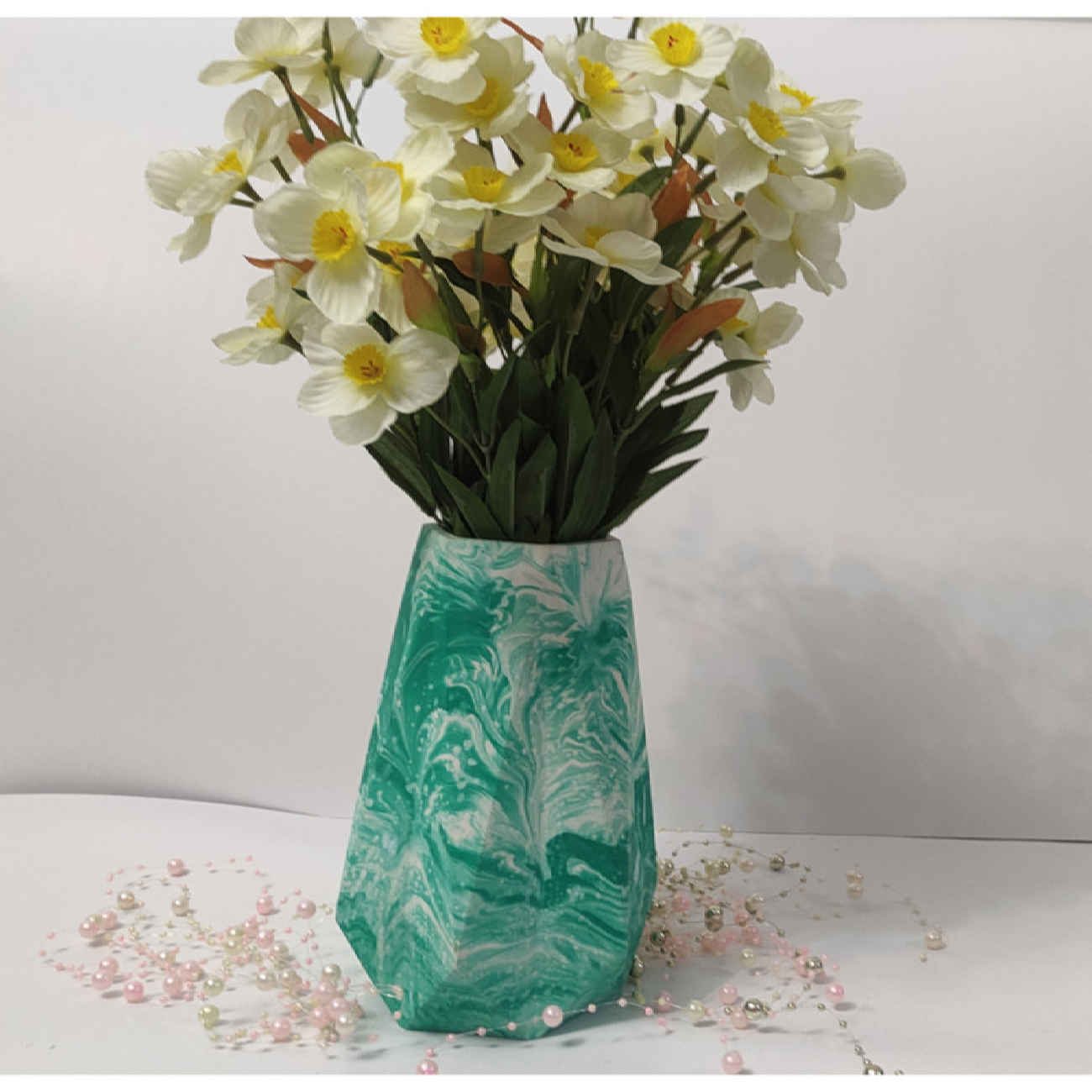 Persian Elegance Concrete Vase, Expertly Handcrafted for a Sophisticated and Modern Home Accent
